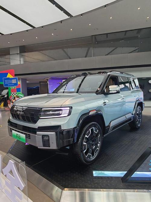 重庆253比亚迪方程豹硬派越野的爆款，英菲尼迪35周年与你共成长